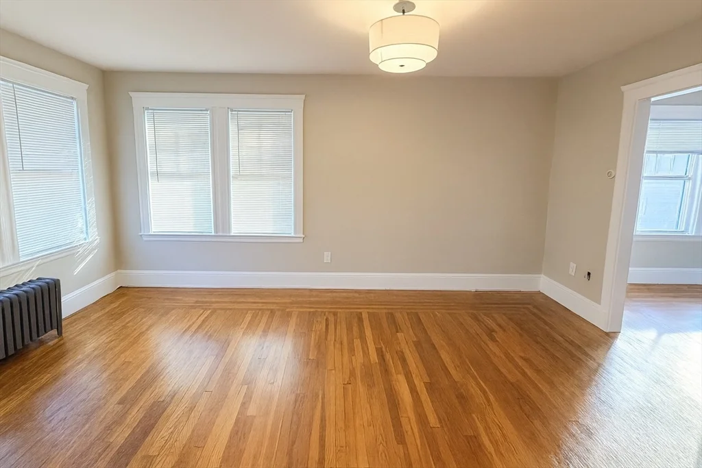 2 bed, 1 bath apartment for rent at 183 Willis Ave Unit 2, Medford — photo 3 of 10