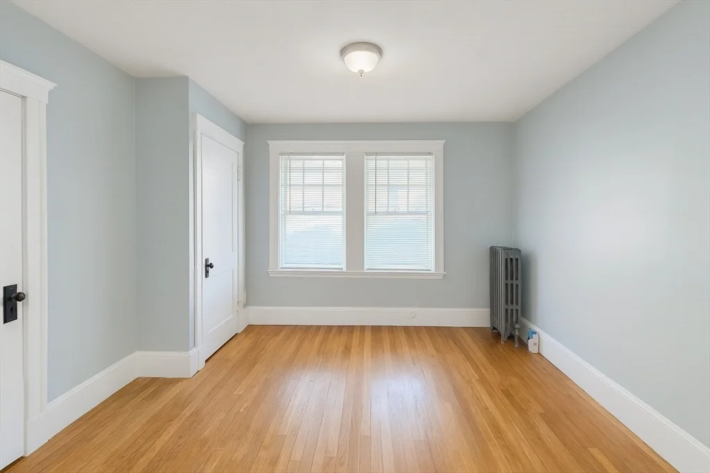 2 bed, 1 bath apartment for rent at 183 Willis Ave Unit 2, Medford — photo 5 of 10