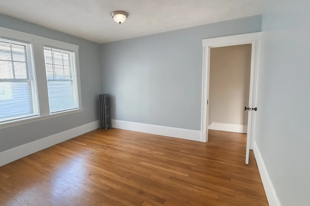 2 bed, 1 bath apartment for rent at 183 Willis Ave Unit 2, Medford — photo 6 of 10