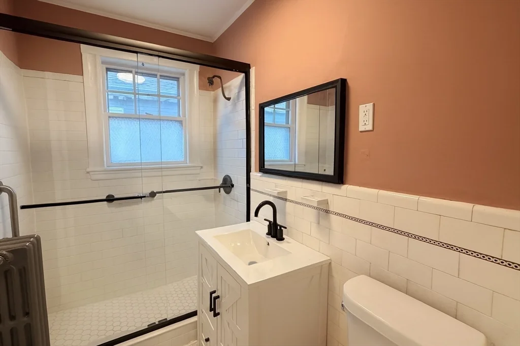 2 bed, 1 bath apartment for rent at 183 Willis Ave Unit 2, Medford — photo 8 of 10