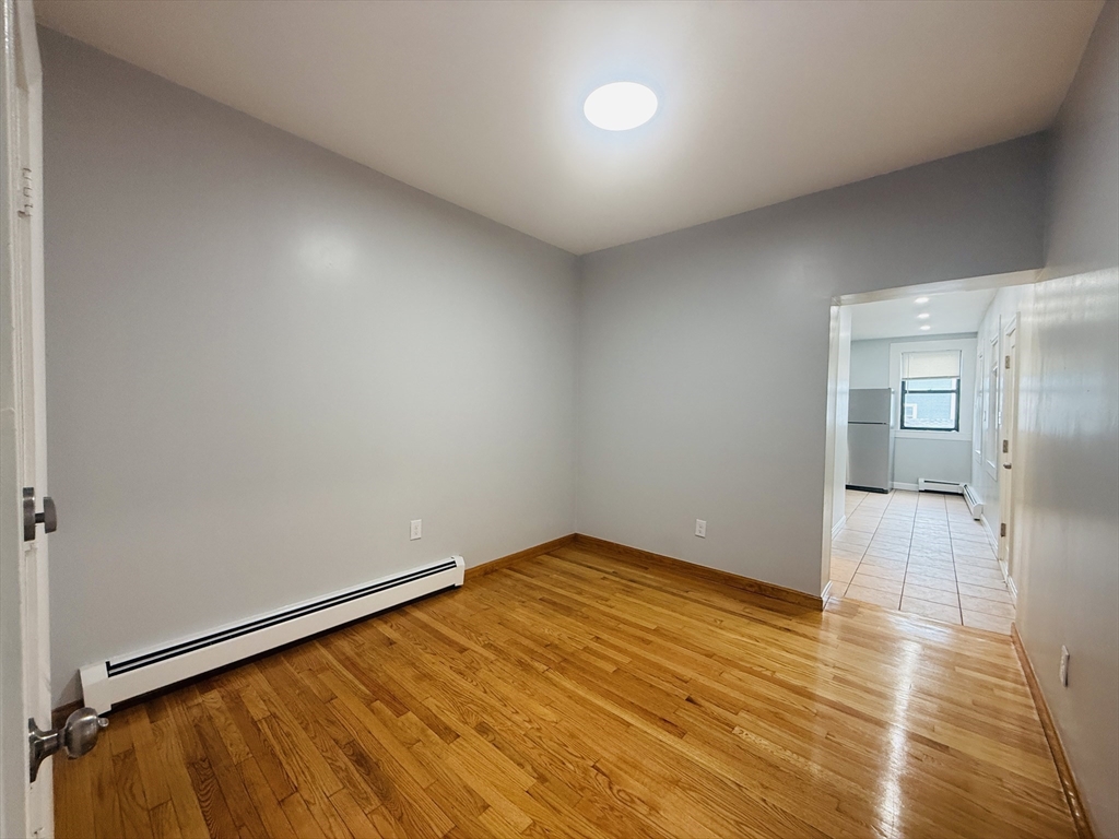 2 bed, 1 bath apartment for rent at 183 Windsor St Unit 1, The Port — photo 4 of 14