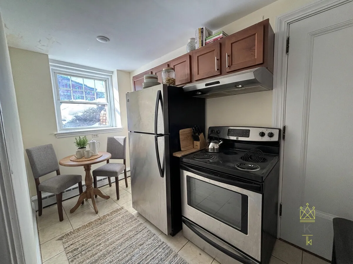 1 bed, 1 bath apartment for rent at 183 Winthrop Rd Unit 2, Aspinwall Hill — photo 2 of 5