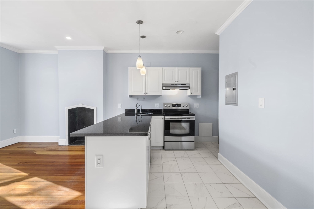 2 bed, 1 bath apartment for rent at 1834 Beacon St Unit 5, Brookline — photo 2 of 6