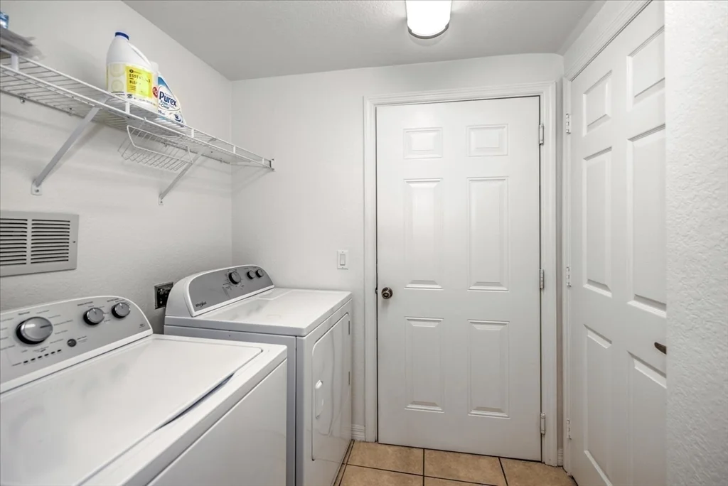 3 bed, 2 bath apartment for rent at 1836 Concordia Lake Circle Unit 1303, Cape Coral — photo 23 of 37