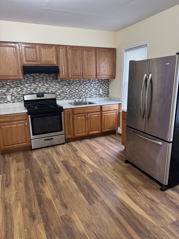 3 bed, 1 bath apartment for rent at 184 Austin St Unit 2, West — photo 1 of 8