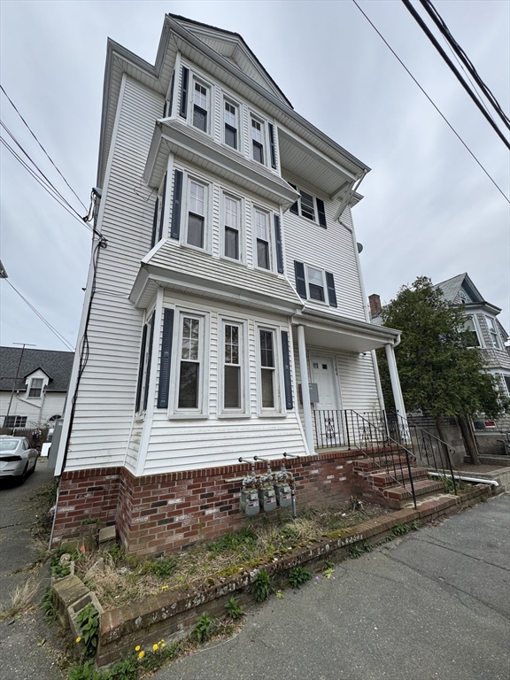 3 bed, 1 bath apartment for rent at 184 Austin St Unit 2, West — photo 8 of 8