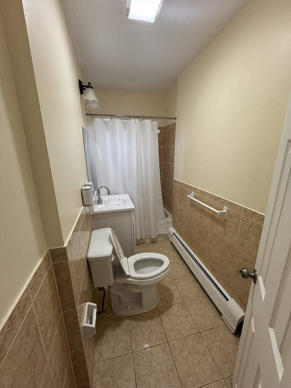 3 bed, 1 bath apartment for rent at 184 Austin St Unit 2, West — photo 3 of 8