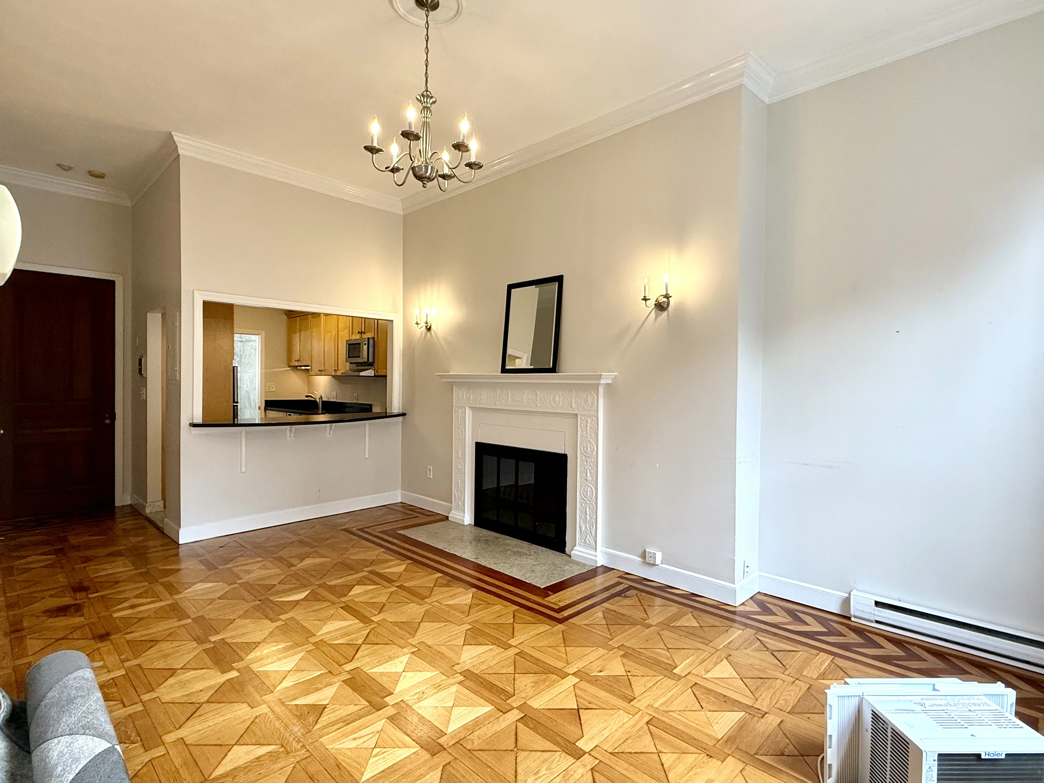 1 bed, 1 bath apartment for rent at 184 Beacon St Unit 2R, Back Bay — photo 3 of 11