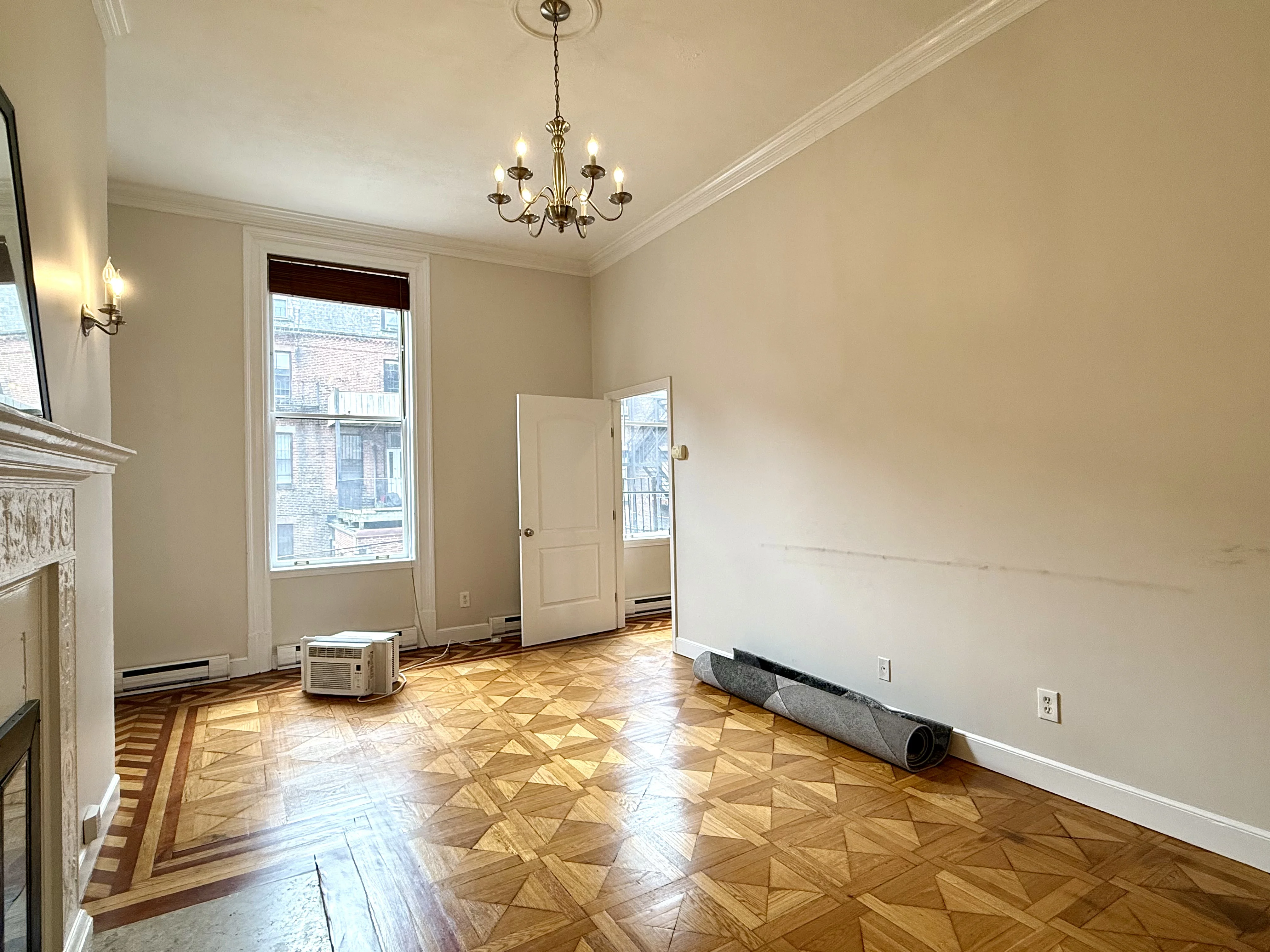 1 bed, 1 bath apartment for rent at 184 Beacon St Unit 2R, Back Bay — photo 2 of 11