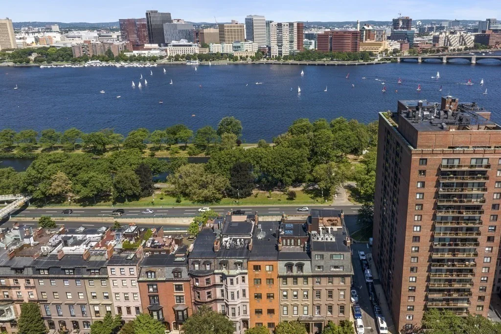 3 bed, 2 bath apartment for rent at 184 Beacon Unit Penthouse, Back Bay — photo 19 of 23