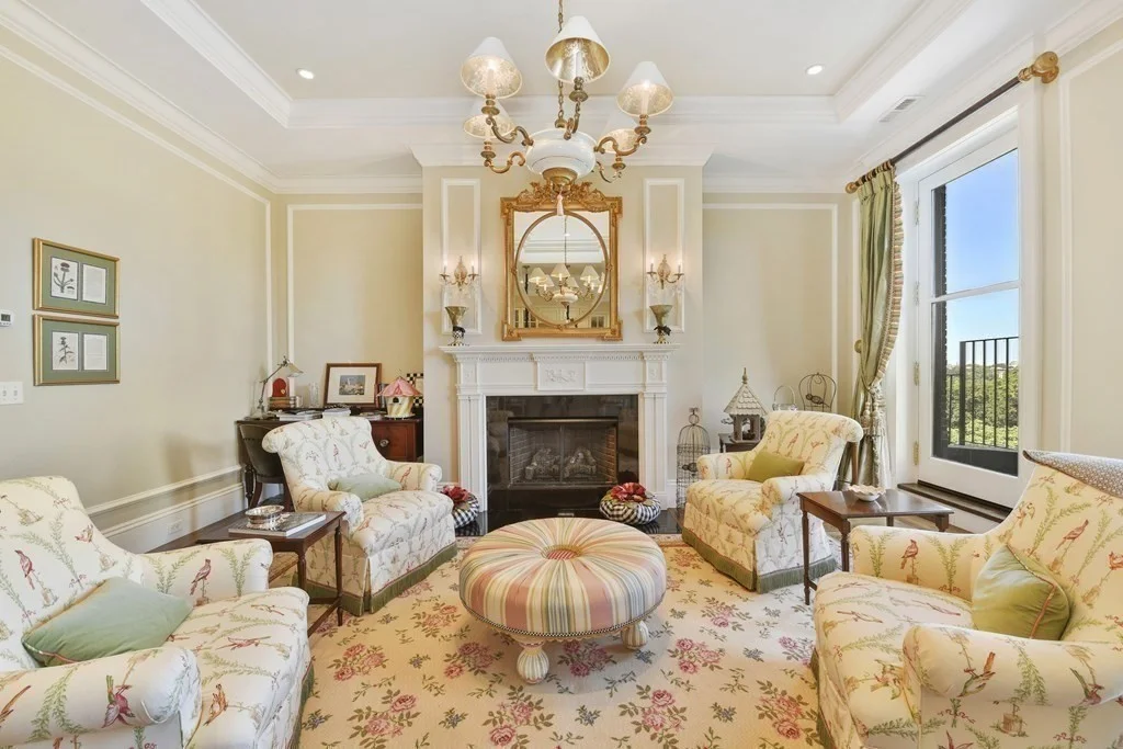3 bed, 2 bath apartment for rent at 184 Beacon Unit Penthouse, Back Bay — photo 3 of 23