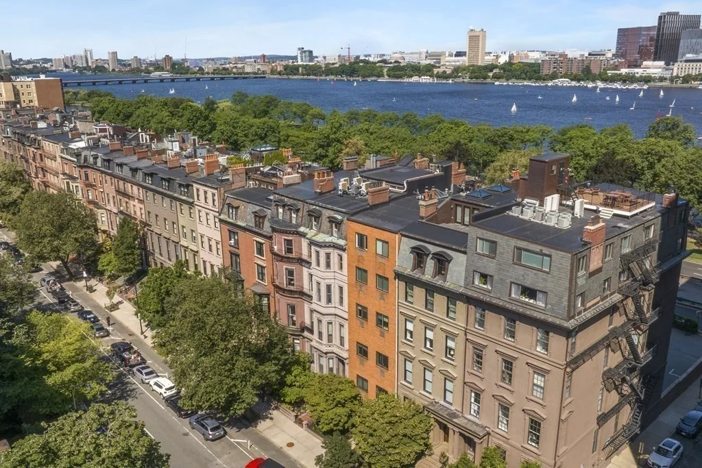3 bed, 2 bath apartment for rent at 184 Beacon Unit Penthouse, Back Bay — photo 18 of 23