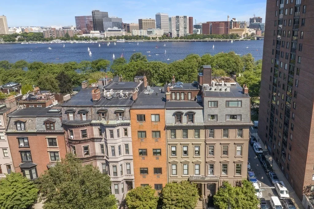 3 bed, 2 bath apartment for rent at 184 Beacon Unit Penthouse, Back Bay — photo 17 of 23
