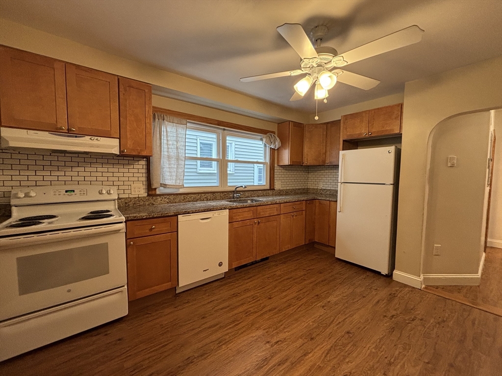 2 bed, 1 bath apartment for rent at 184 Bucknam Unit 2, Everett — photo 1 of 14