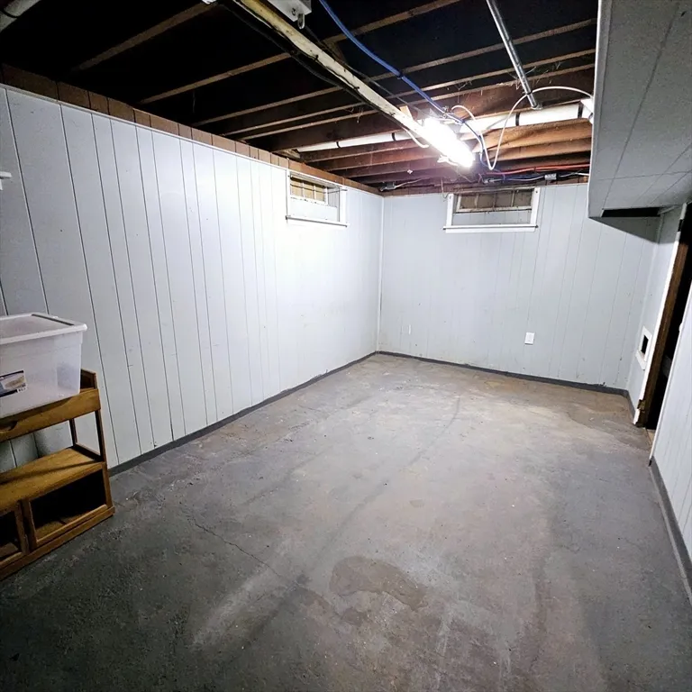 3 bed, 2 bath apartment for rent at 184 Canton St Unit 0, East Side — photo 17 of 20