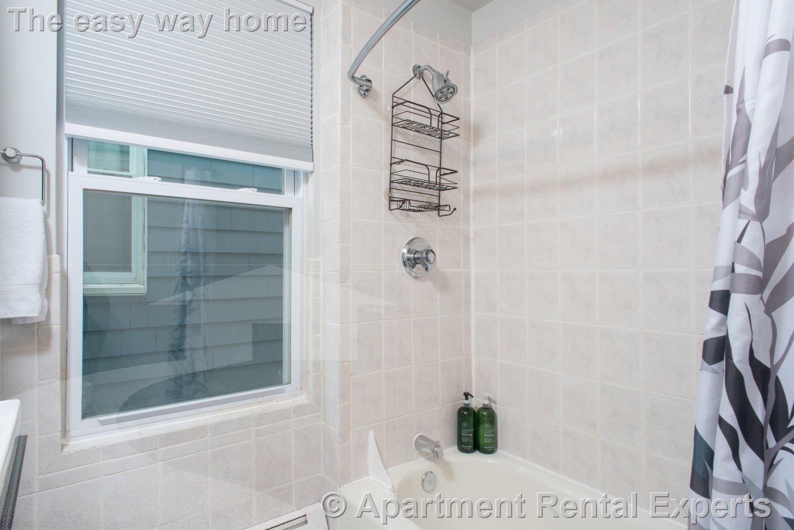 3 bed, 1 bath apartment for rent at 184 Green St Unit 2, Central Square — photo 32 of 33