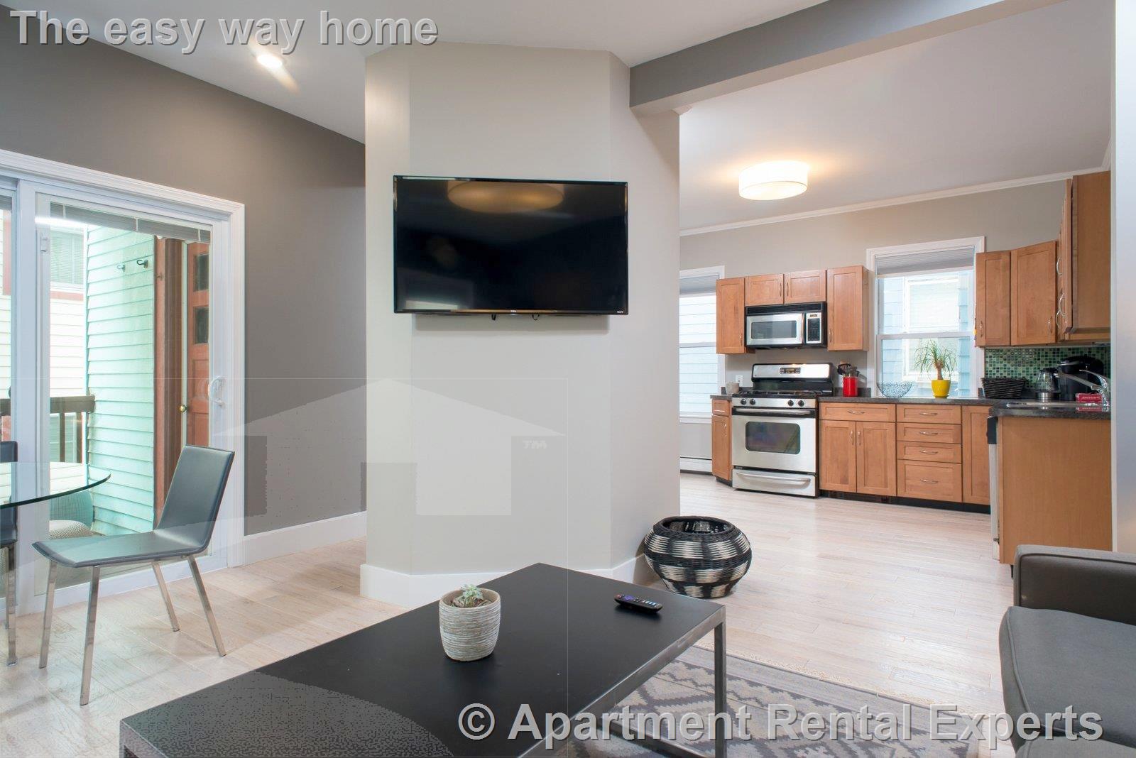 3 bed, 1 bath apartment for rent at 184 Green St Unit 2, Central Square — photo 1 of 33