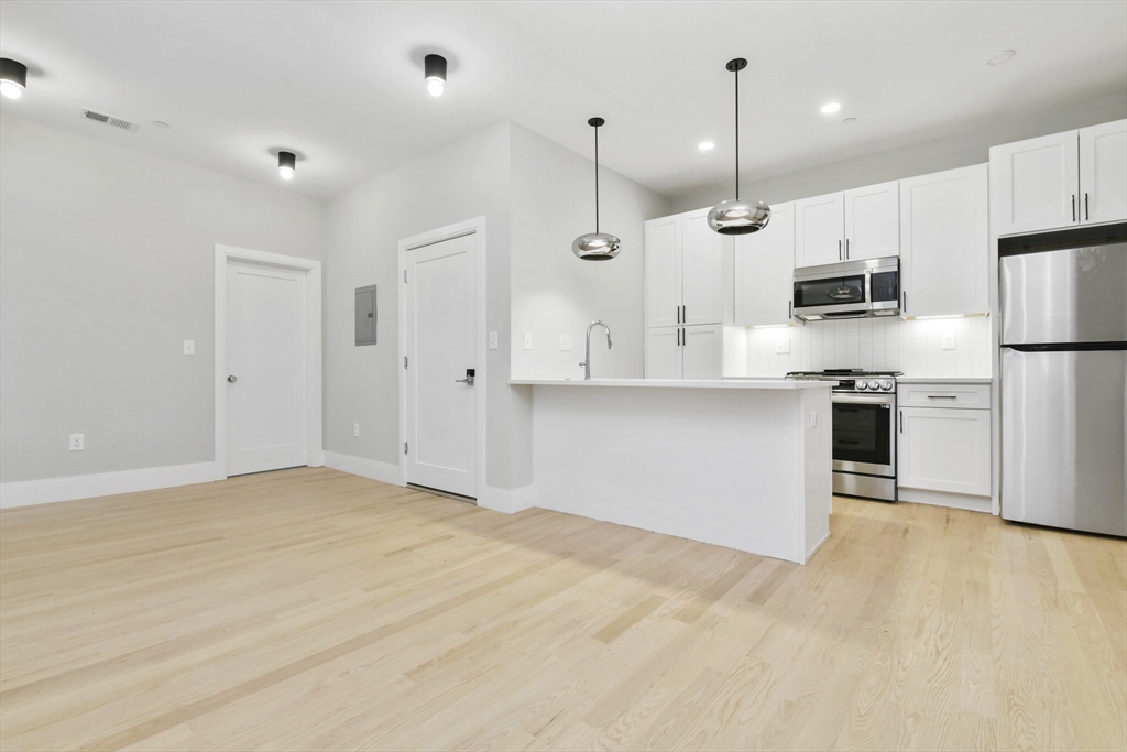 2 bed, 2 bath apartment for rent at 184 Paris St Unit 2, East Boston — photo 5 of 10