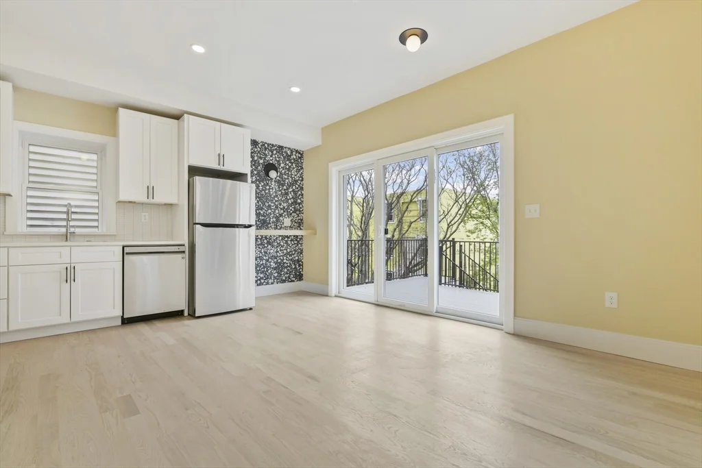 3 bed, 2 bath apartment for rent at 184 Paris Unit 3, East Boston — photo 14 of 16