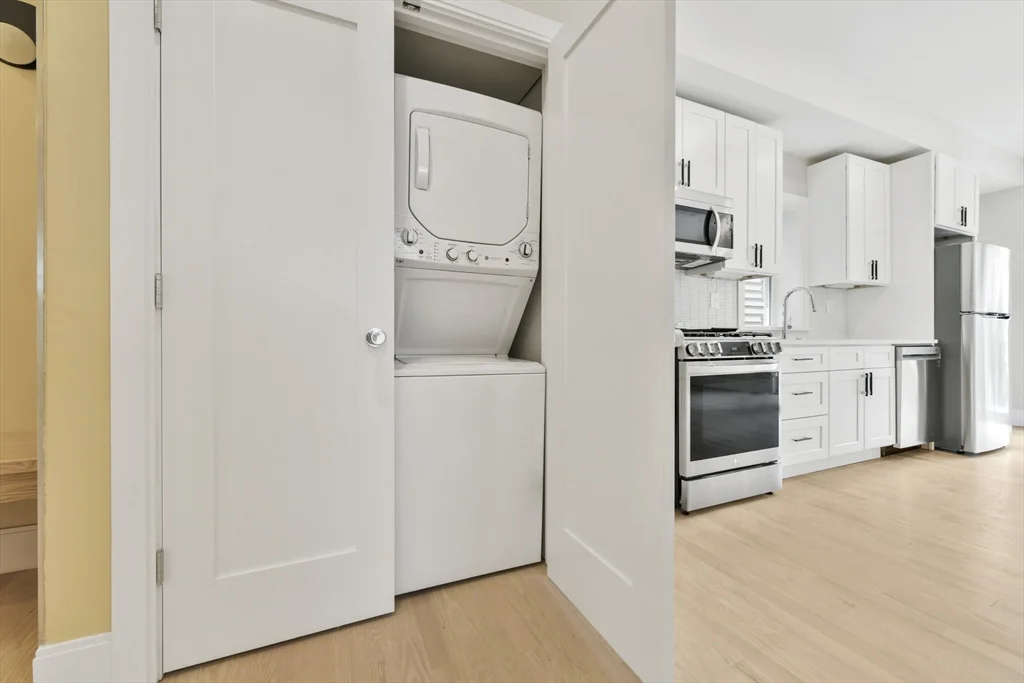 3 bed, 2 bath apartment for rent at 184 Paris Unit 3, East Boston — photo 2 of 16