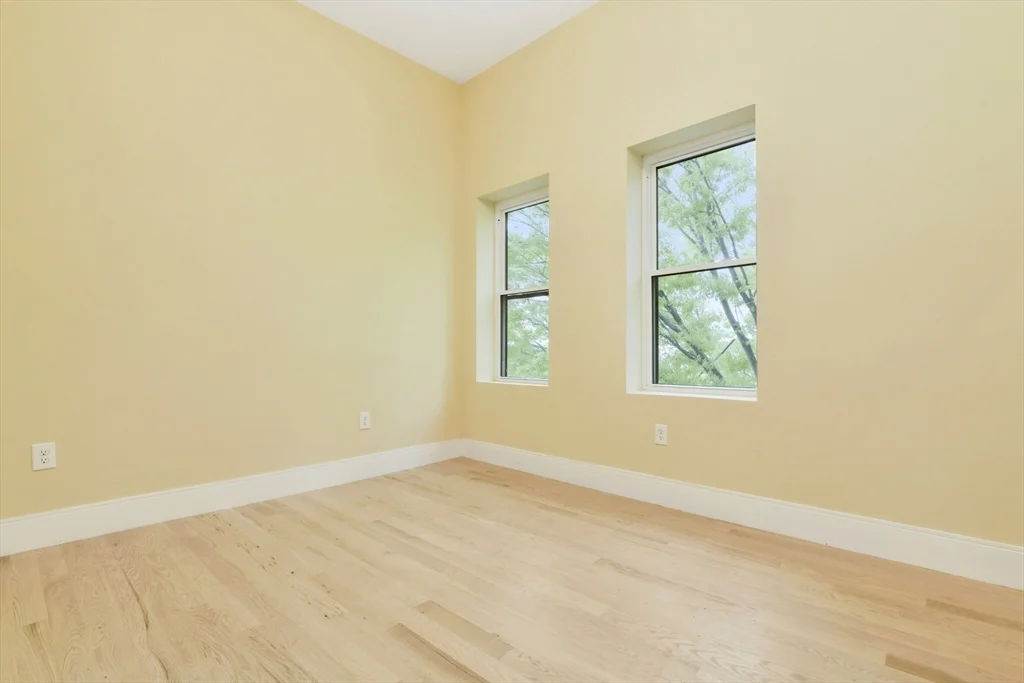 3 bed, 2 bath apartment for rent at 184 Paris Unit 3, East Boston — photo 5 of 16