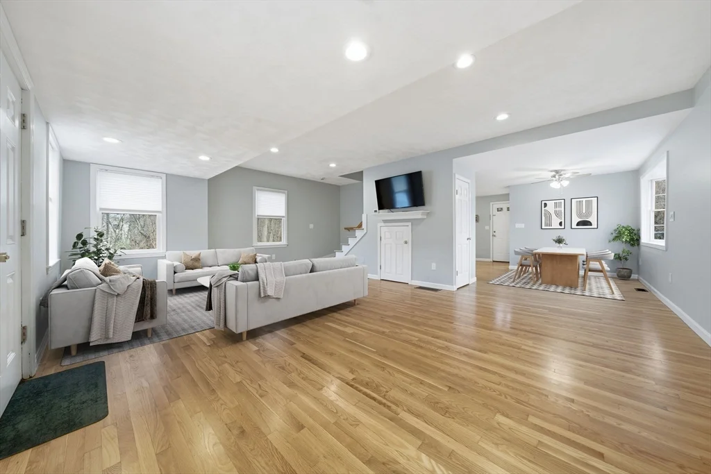 2 bed, 1 bath apartment for rent at 184 Park St, North Reading — photo 1 of 25