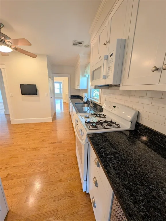 3 bed, 1 bath apartment for rent at 184 Parmenter Rd Unit 2, West Newton — photo 9 of 20