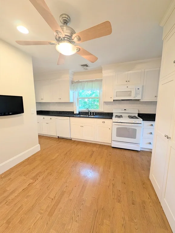 3 bed, 1 bath apartment for rent at 184 Parmenter Rd Unit 2, West Newton — photo 6 of 20
