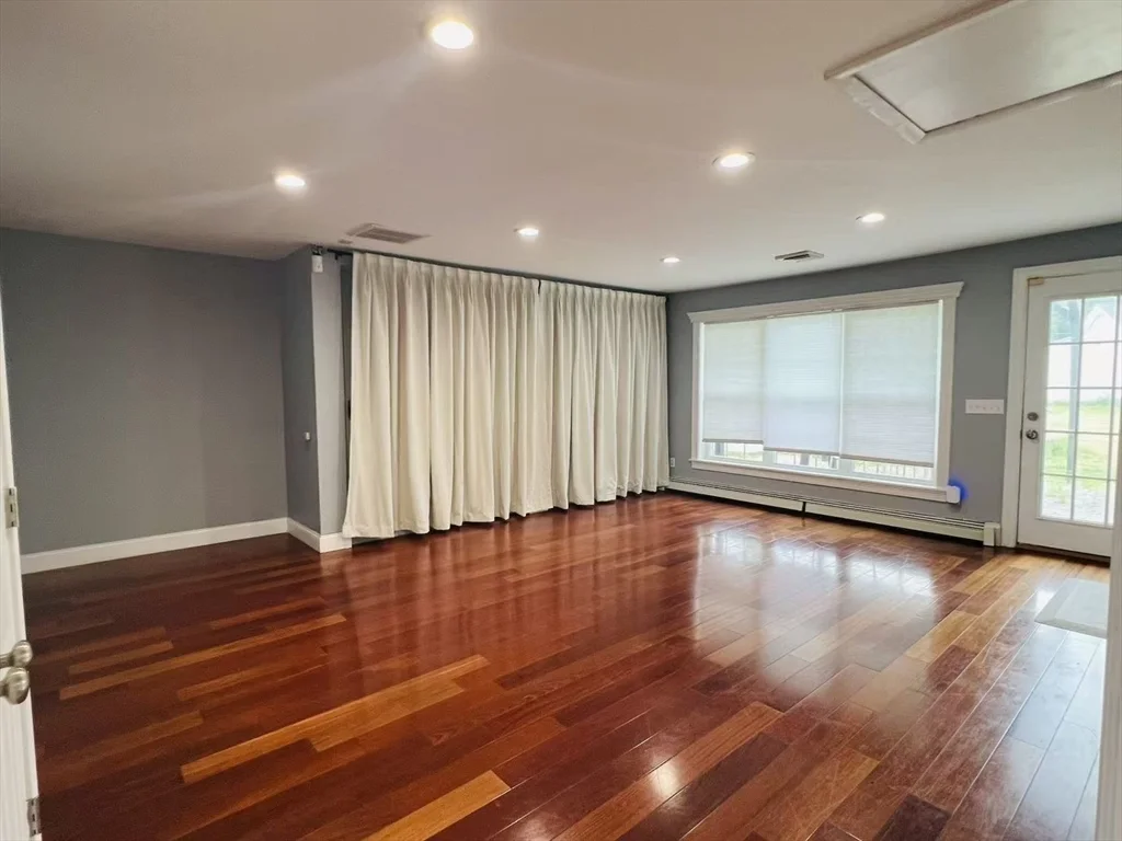 3 bed, 1 bath apartment for rent at 184 Richard Rd Unit 0, Braintree — photo 7 of 21