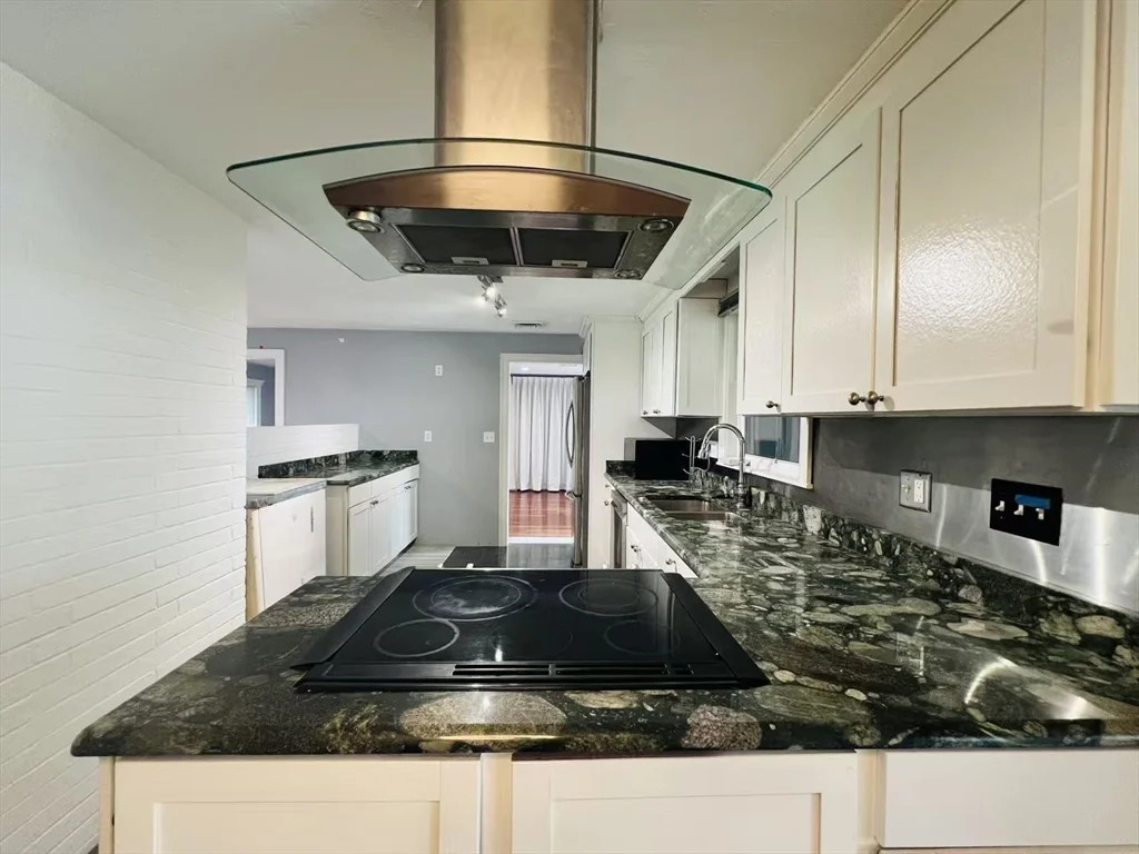 3 bed, 1 bath apartment for rent at 184 Richard Rd Unit 0, Braintree — photo 5 of 21