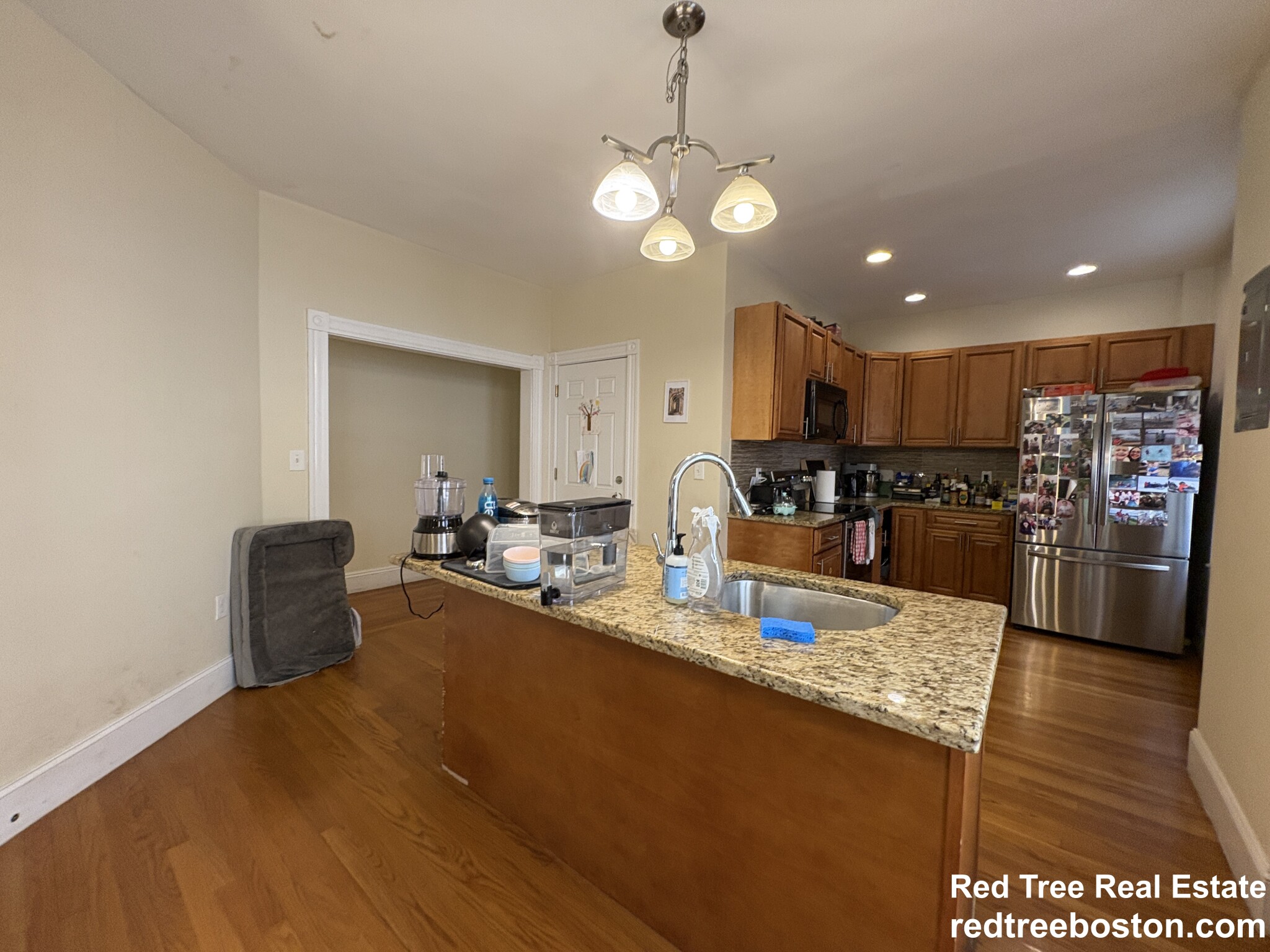 4 bed, 3 bath apartment for rent at 184 Saint Paul St Unit 1, Coolidge Corner — photo 2 of 30