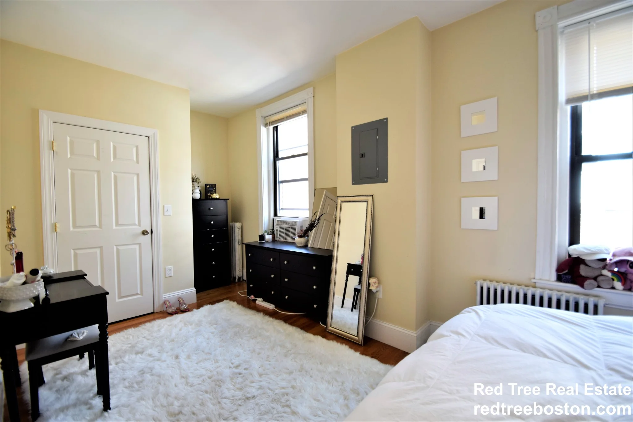 5 bed, 2 bath apartment for rent at 184 Saint Paul St Unit 3, Brookline — photo 15 of 18