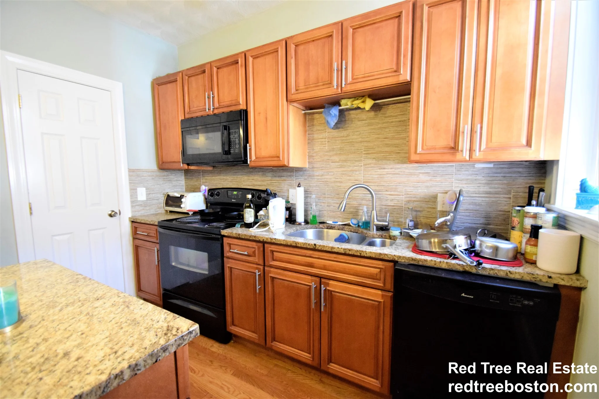 5 bed, 2 bath apartment for rent at 184 Saint Paul St Unit 3, Brookline — photo 7 of 18