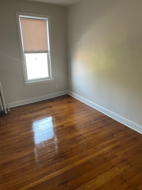 4 bed, 1 bath apartment for rent at 184 Walnut Ave Unit 2, Roxbury — photo 9 of 10