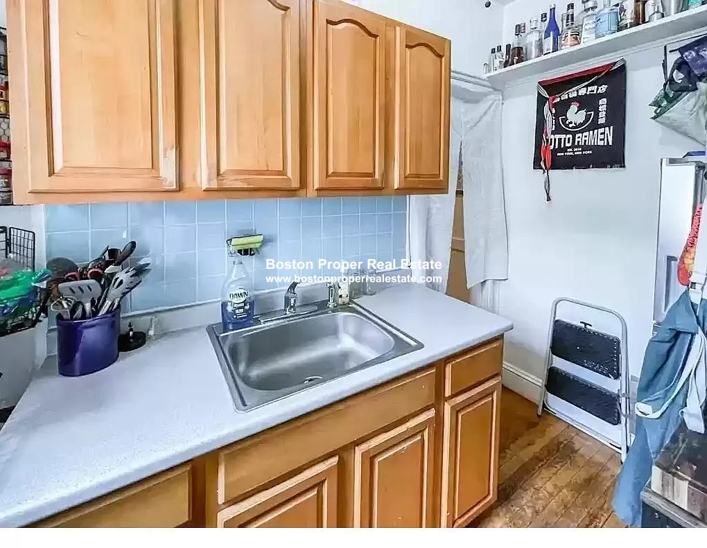 1 bed, 1 bath apartment for rent at 1840 Commonwealth Ave Unit 17, Brighton — photo 8 of 9