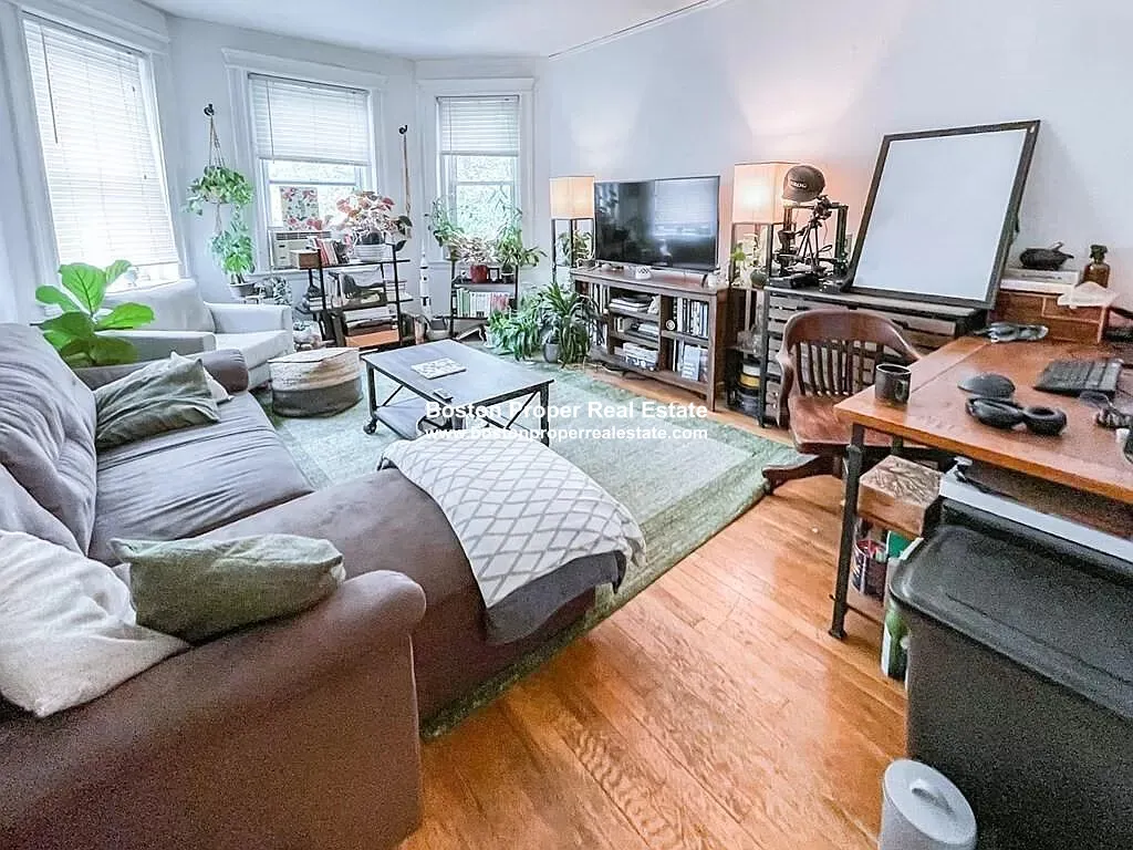 1 bed, 1 bath apartment for rent at 1840 Commonwealth Ave Unit 17, Brighton — photo 1 of 9
