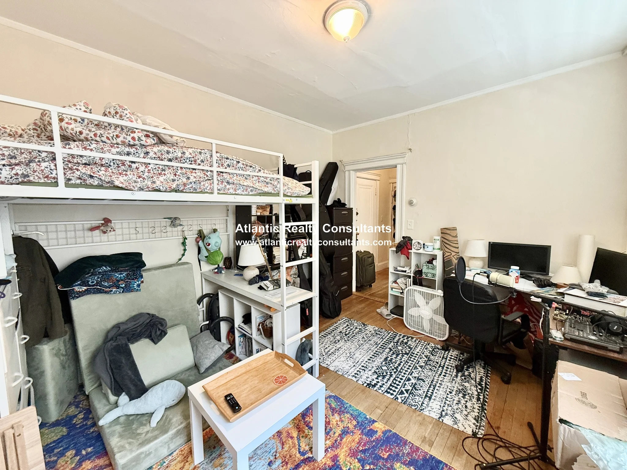 Studio bed, 1 bath apartment for rent at 1840 Commonwealth Ave Unit 801, Brighton — photo 2 of 9