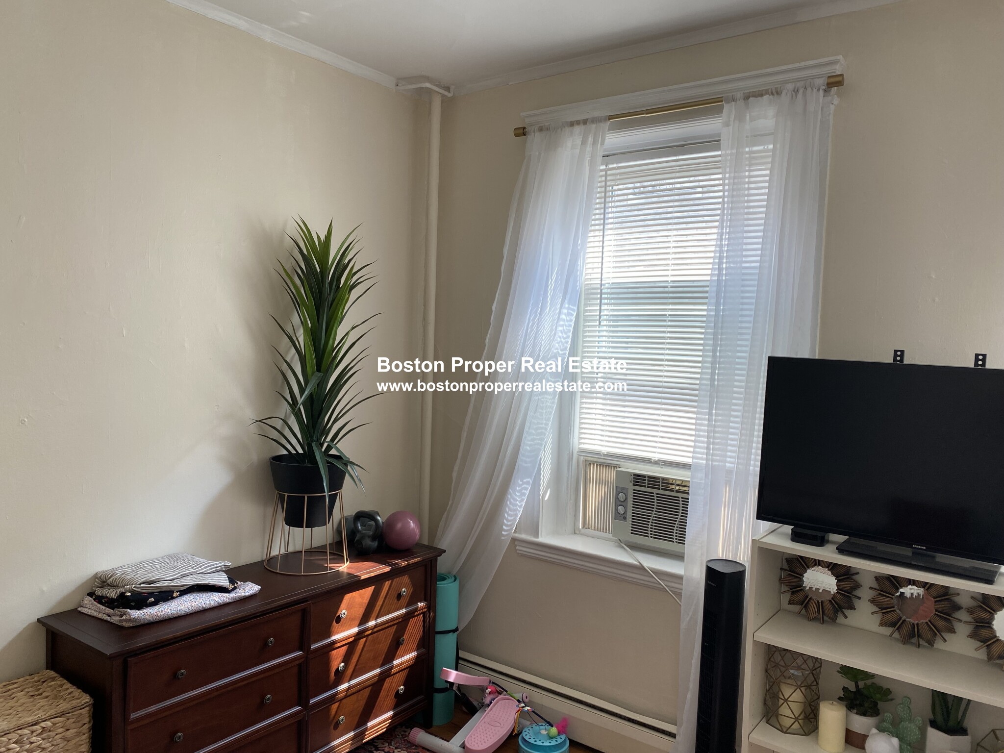 Studio bed, 1 bath apartment for rent at 1840 Commonwealth Ave Unit 8A, Brighton — photo 7 of 10