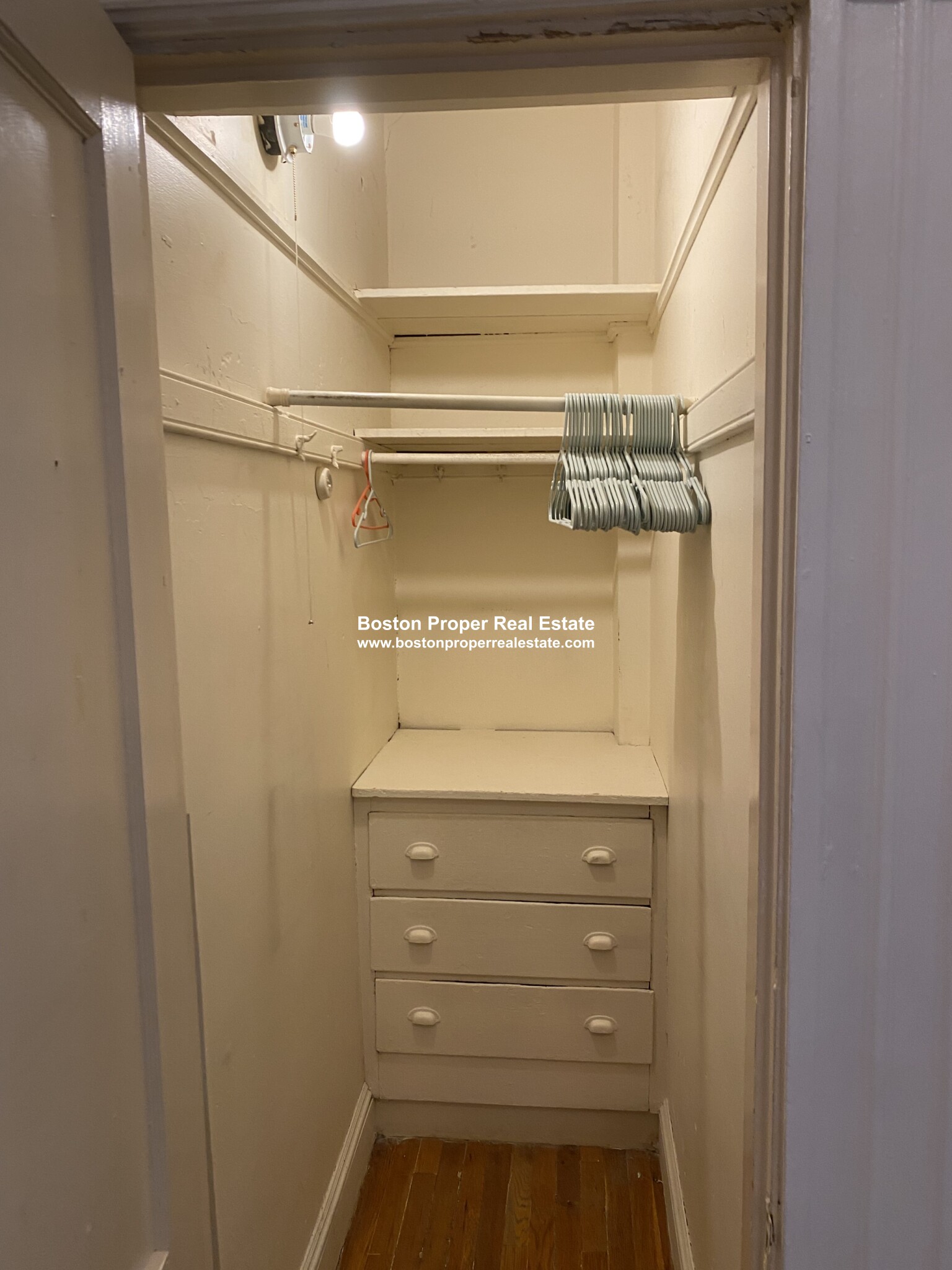 Studio bed, 1 bath apartment for rent at 1840 Commonwealth Ave Unit 8A, Brighton — photo 9 of 10