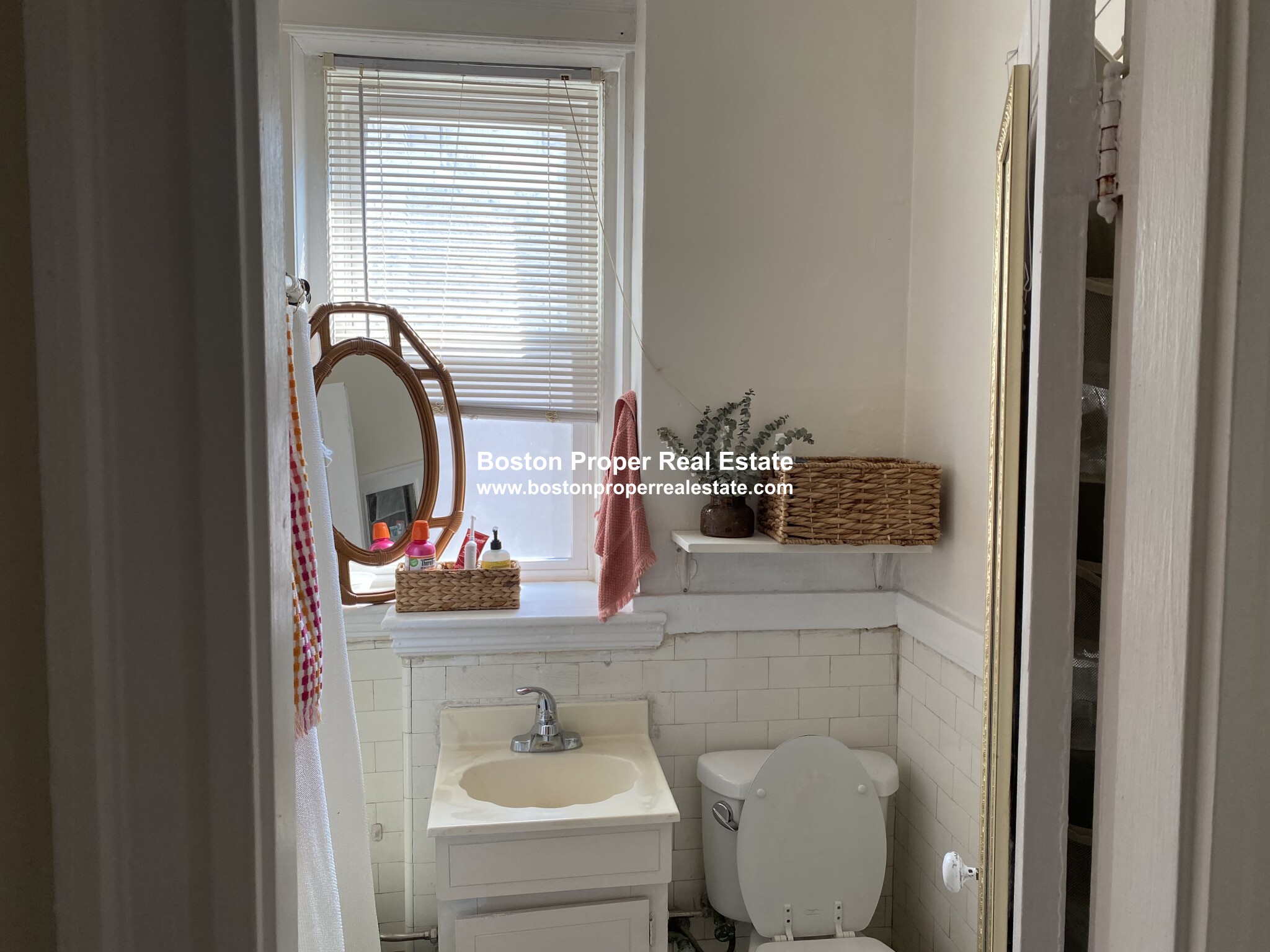 Studio bed, 1 bath apartment for rent at 1840 Commonwealth Ave Unit 8A, Brighton — photo 5 of 10