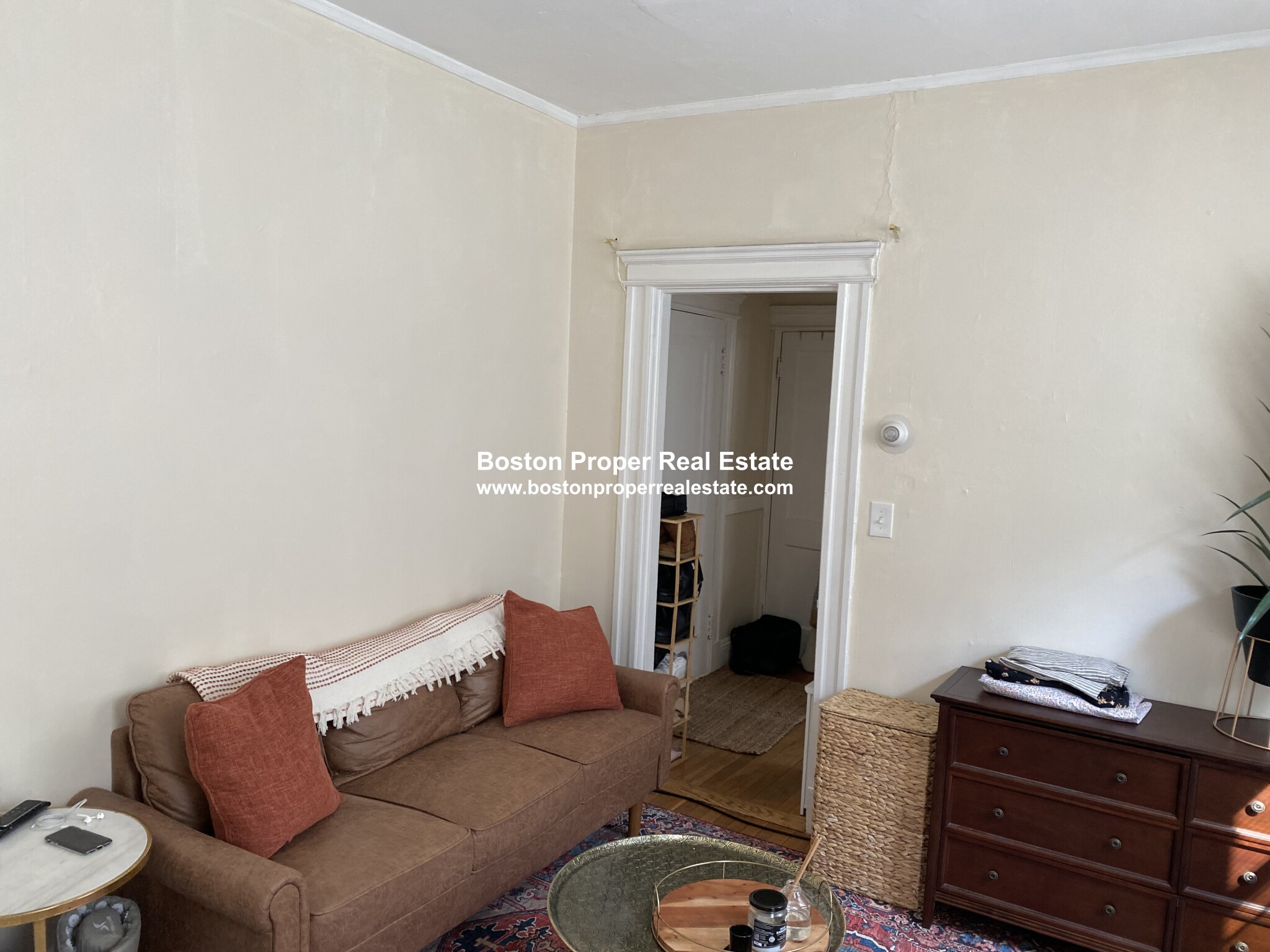Studio bed, 1 bath apartment for rent at 1840 Commonwealth Ave Unit 8A, Brighton — photo 6 of 10