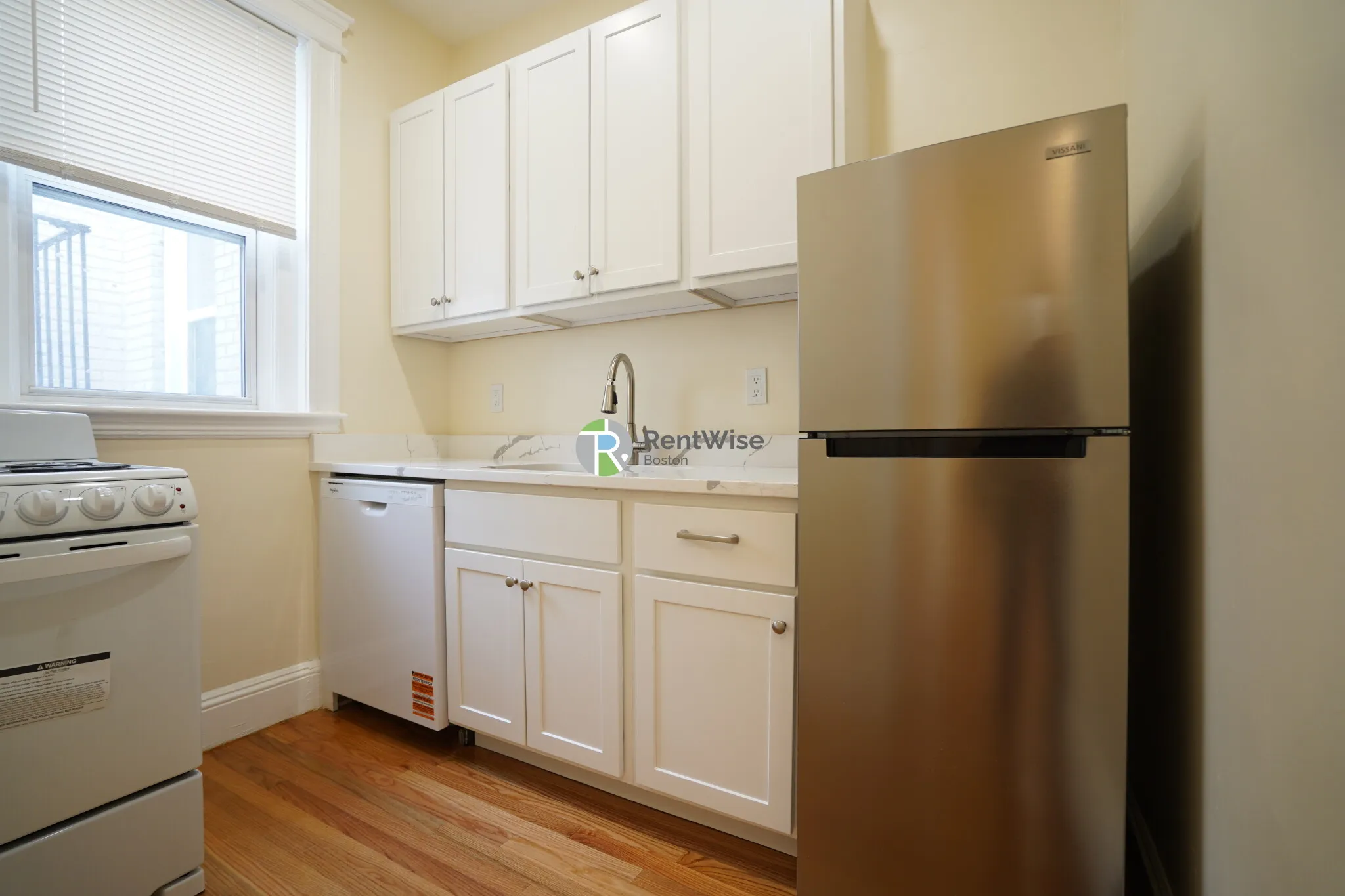 Studio bed, 1 bath apartment for rent at 1842 Commonwealth Ave Unit 18, Brighton — photo 10 of 14