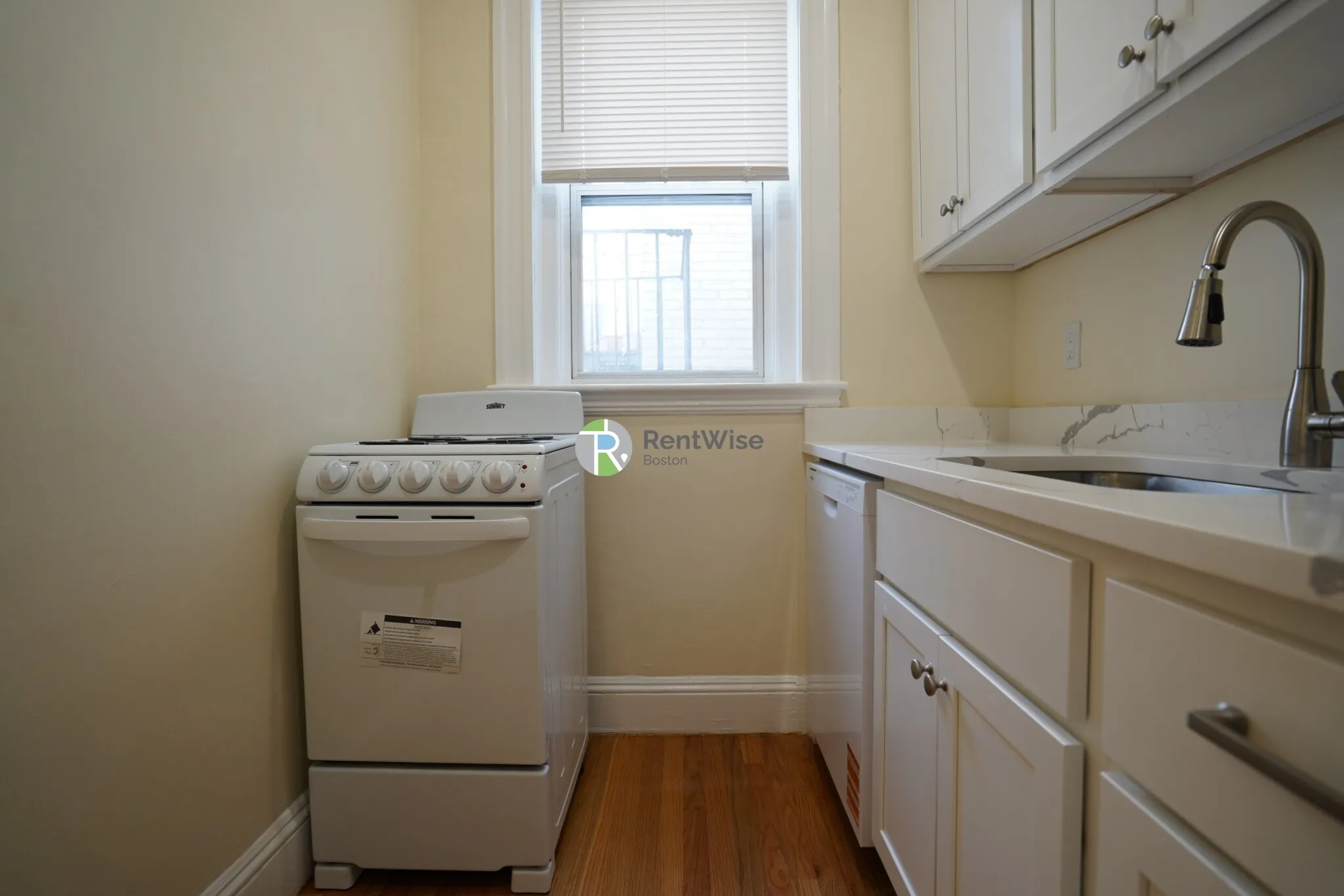 Studio bed, 1 bath apartment for rent at 1844 Commonwealth Ave Unit 19, Brighton — photo 11 of 14
