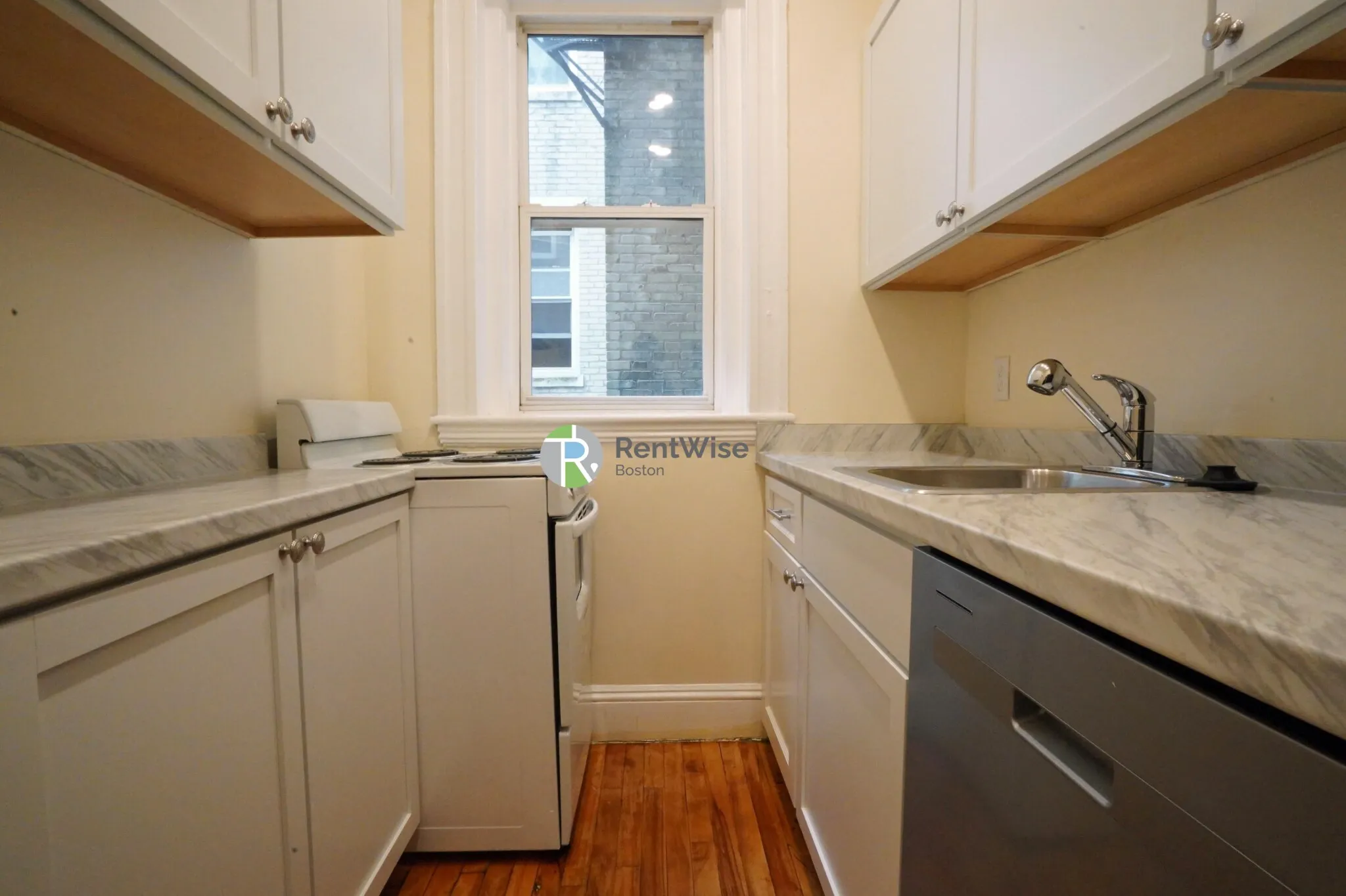 Studio bed, 1 bath apartment for rent at 1844 Commonwealth Ave Unit 5, Brighton — photo 9 of 12