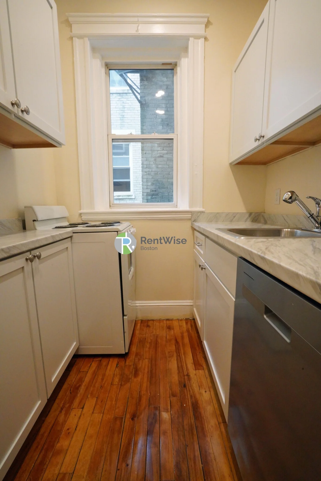 Studio bed, 1 bath apartment for rent at 1844 Commonwealth Ave Unit 5, Brighton — photo 10 of 12