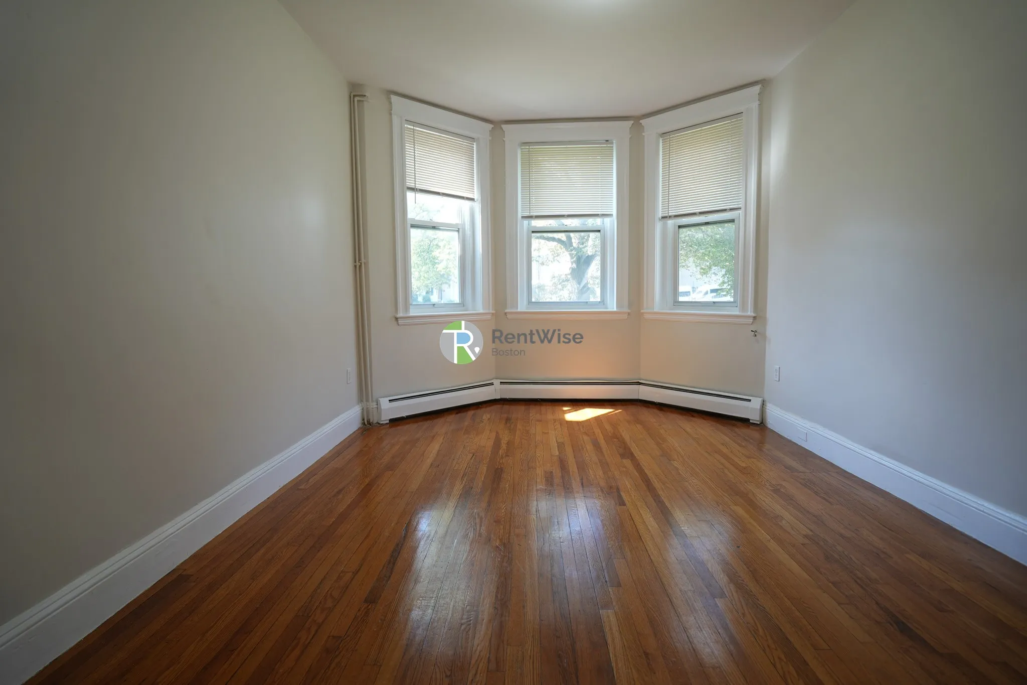 2 bed, 1 bath apartment for rent at 1846 Commonwealth Ave Unit 4, Brighton