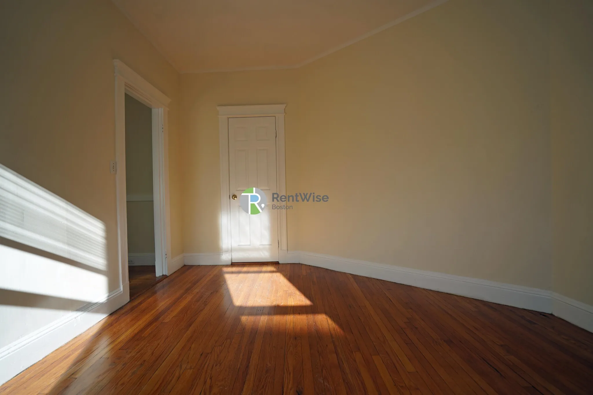 Studio bed, 1 bath apartment for rent at 1846 Commonwealth Ave Unit 7, Brighton — photo 4 of 13