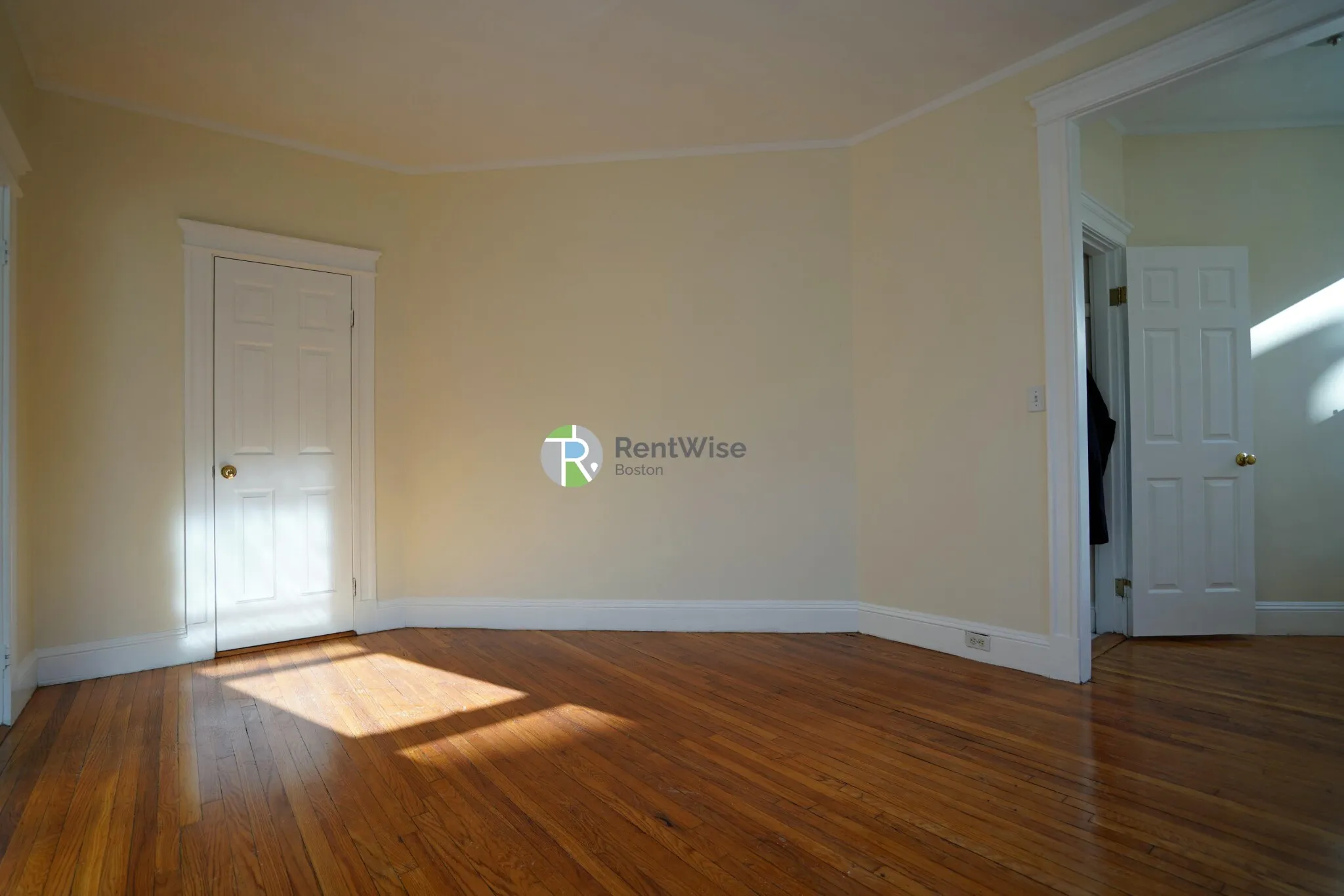 Studio bed, 1 bath apartment for rent at 1846 Commonwealth Ave Unit 7, Brighton — photo 3 of 13