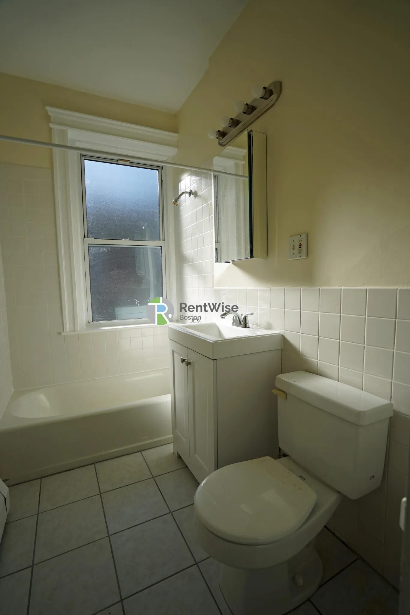 Studio bed, 1 bath apartment for rent at 1846 Commonwealth Ave Unit 7, Brighton — photo 6 of 13