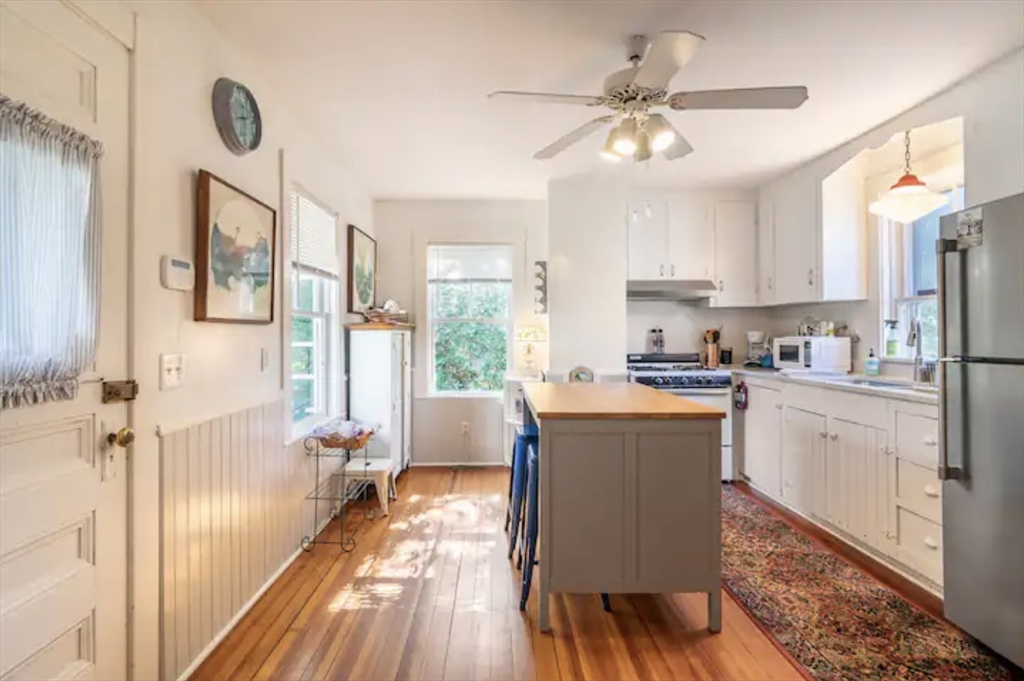 3 bed, 1 bath apartment for rent at 1847 Main Rd Unit VAC RENTAL, Westport Point — photo 4 of 22